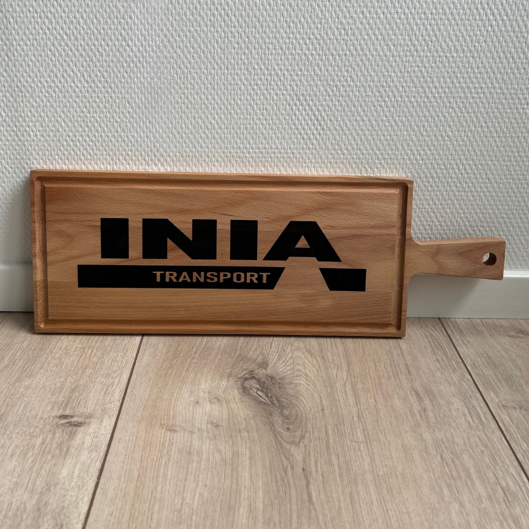 Borrelplank 49 x 17 cm met luxe sapgleuf - Eigen Ontwerp