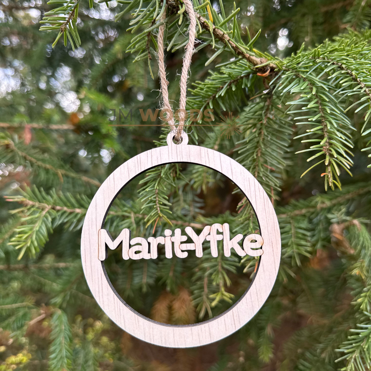 Kerstbal met Naam  - Gepersonaliseerde houten kersthanger