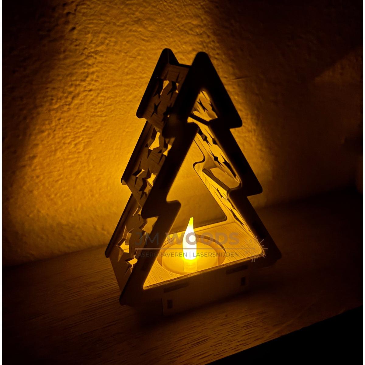 Unieke Houten Kerstboom met LED Theelicht – Handgemaakt